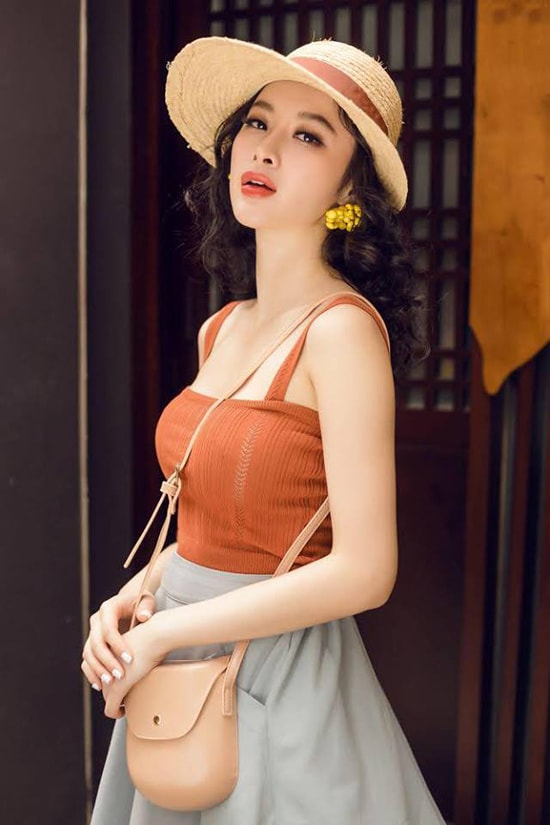 Angela Phương Trinh gợi ý chọn đồ gợi cảm dạo phố mùa hè -11