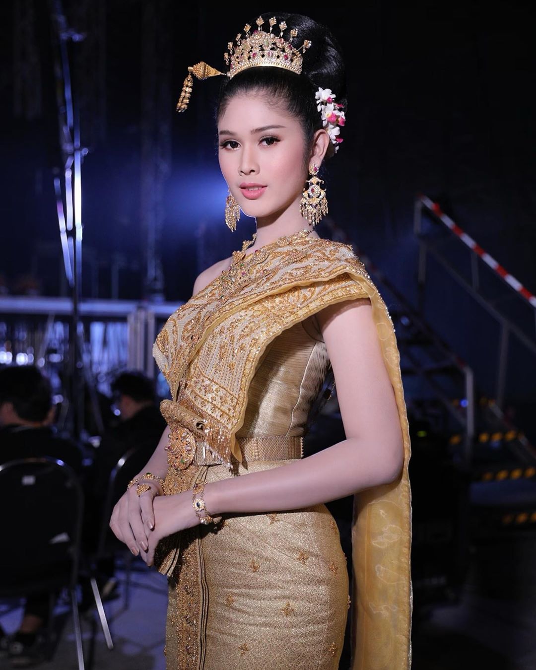 Tew Maylada – Most Beautiful Ladyboy in Traditional Thai Dress - TG Beauty