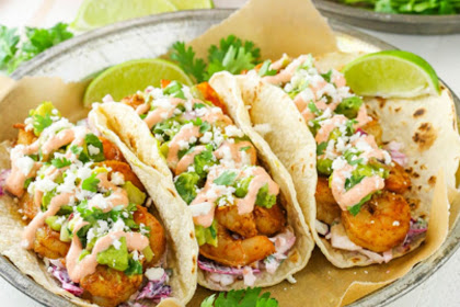 SPICY SRIRACHA SHRIMP TACOS