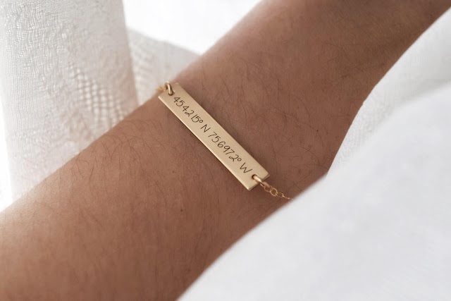 Dica de Presente: Pulseira personalizada com coordenadas geográficas Pulseira personalizada com coordenadas da Sincerely Silver
