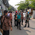 Babinsa dan Dinas Perdagangan Operasi Sidak Masker di Pasar Legi Solo