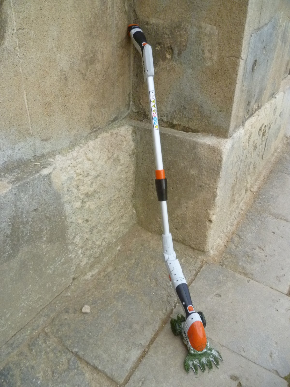 Worcester College Gardeners 20092018 Stihl HSA 25 Cordless Shrub And