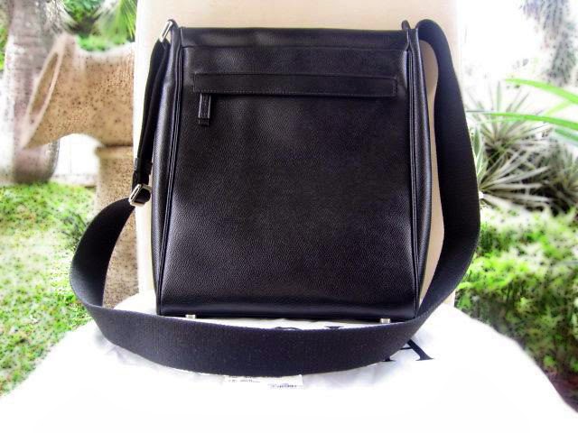 satchi sling bag