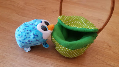 A bed for Mr. Penguin, toy bed A bed for Mr. Penguin, toy bed