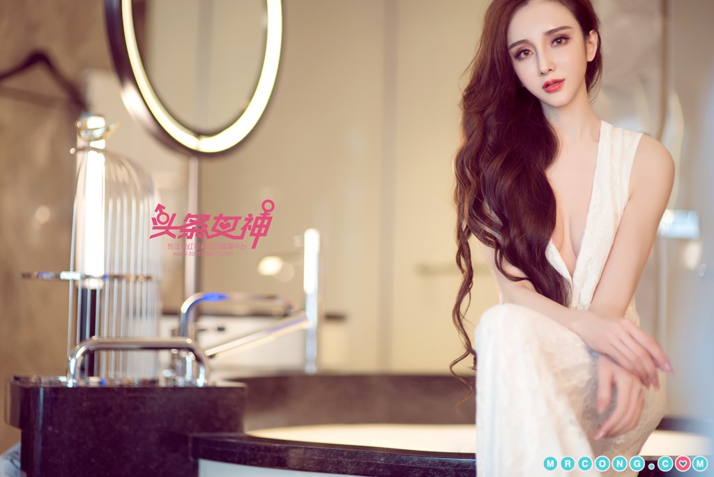 TouTiao 2017-09-22: Model Wa Ya (瓦娅) (20 pictures)