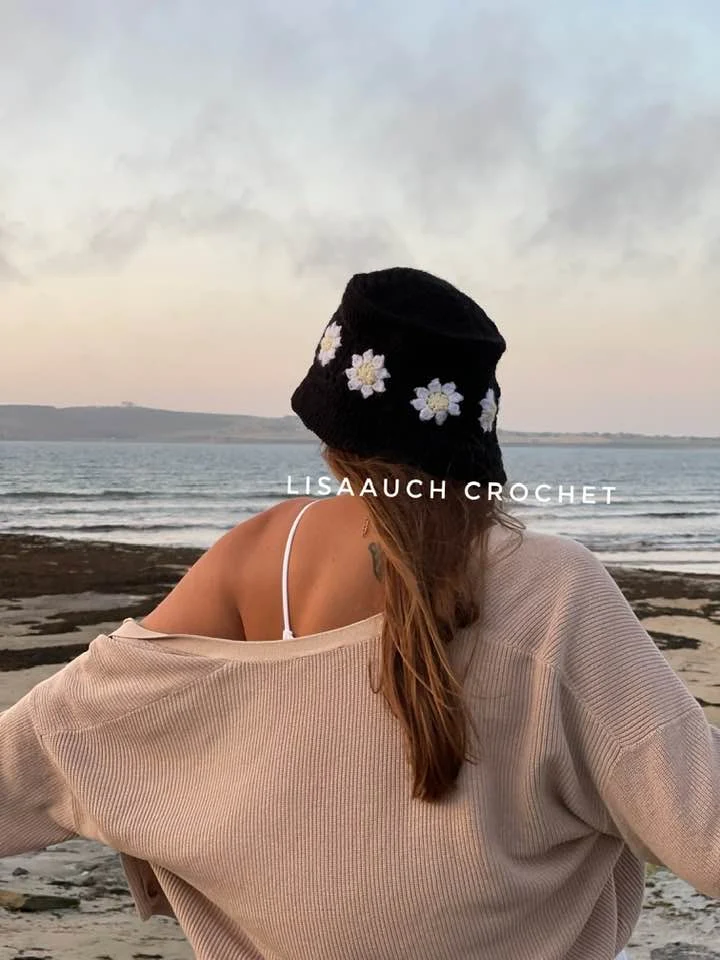 Daisy Bucket hat free crochet pattern