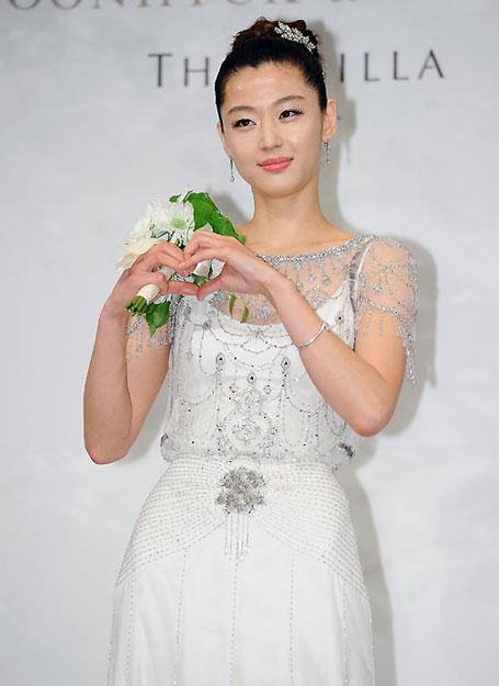 Jewel Me Love: Jun Ji-hyun Married Today