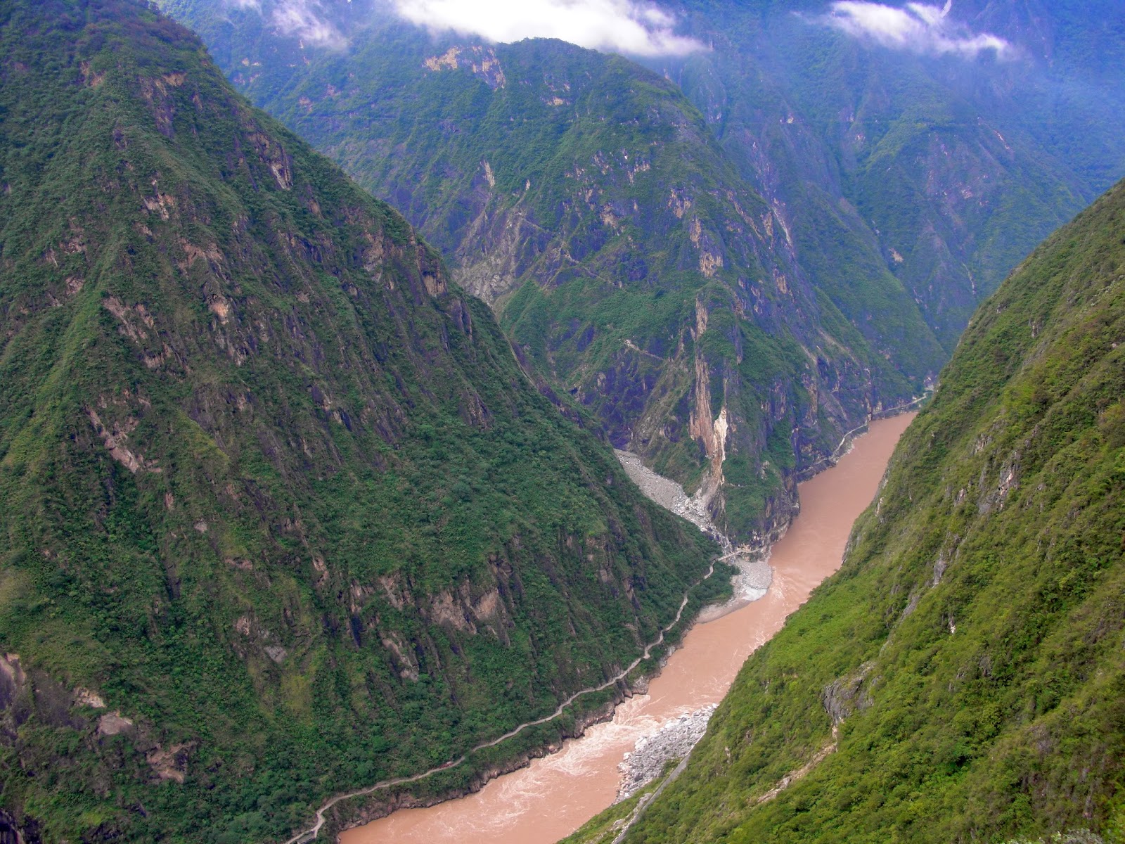 un-viajero-por-el-mundo-garganta-del-salto-del-tigre