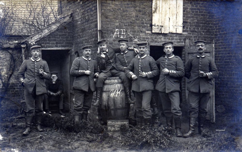20 Candid Vintage Photographs That Show German Soldiers Using Latrines