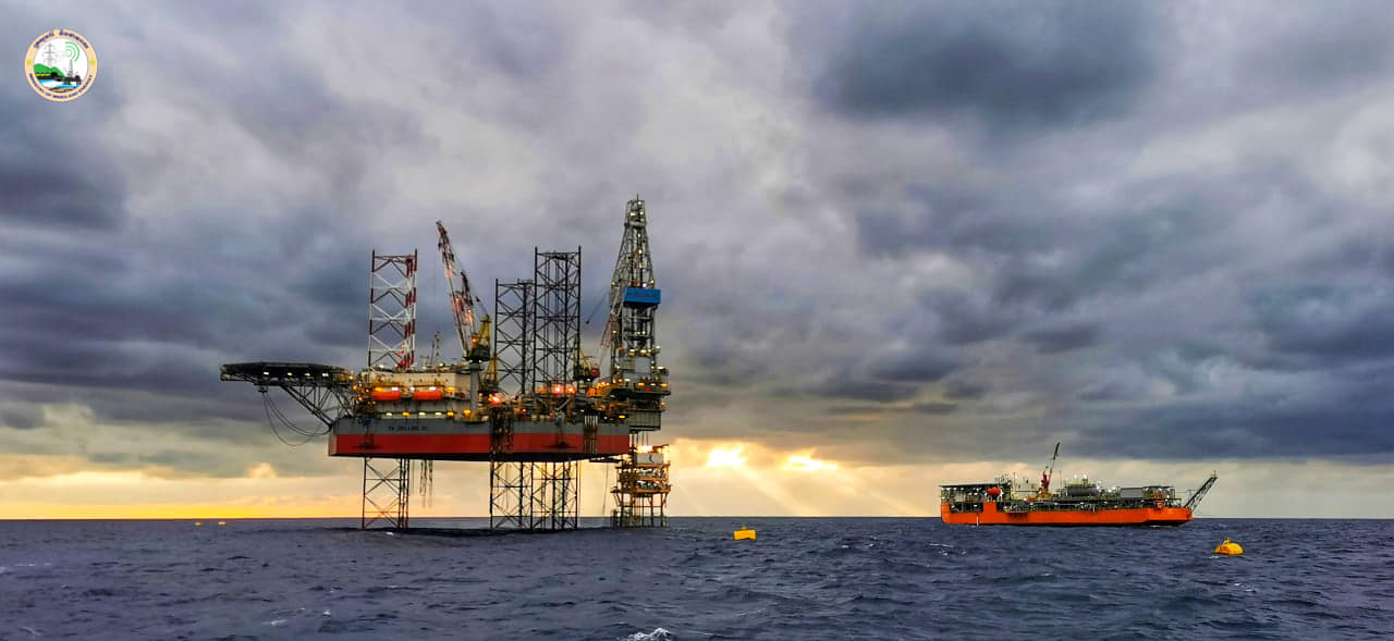 កម្ពុជាបូមប្រេងបានមែន មិនបានន័យថាសាំងត្រូវចុះថោកទេ ព្រោះមូលហេតុនេះ –  Popular Magazine