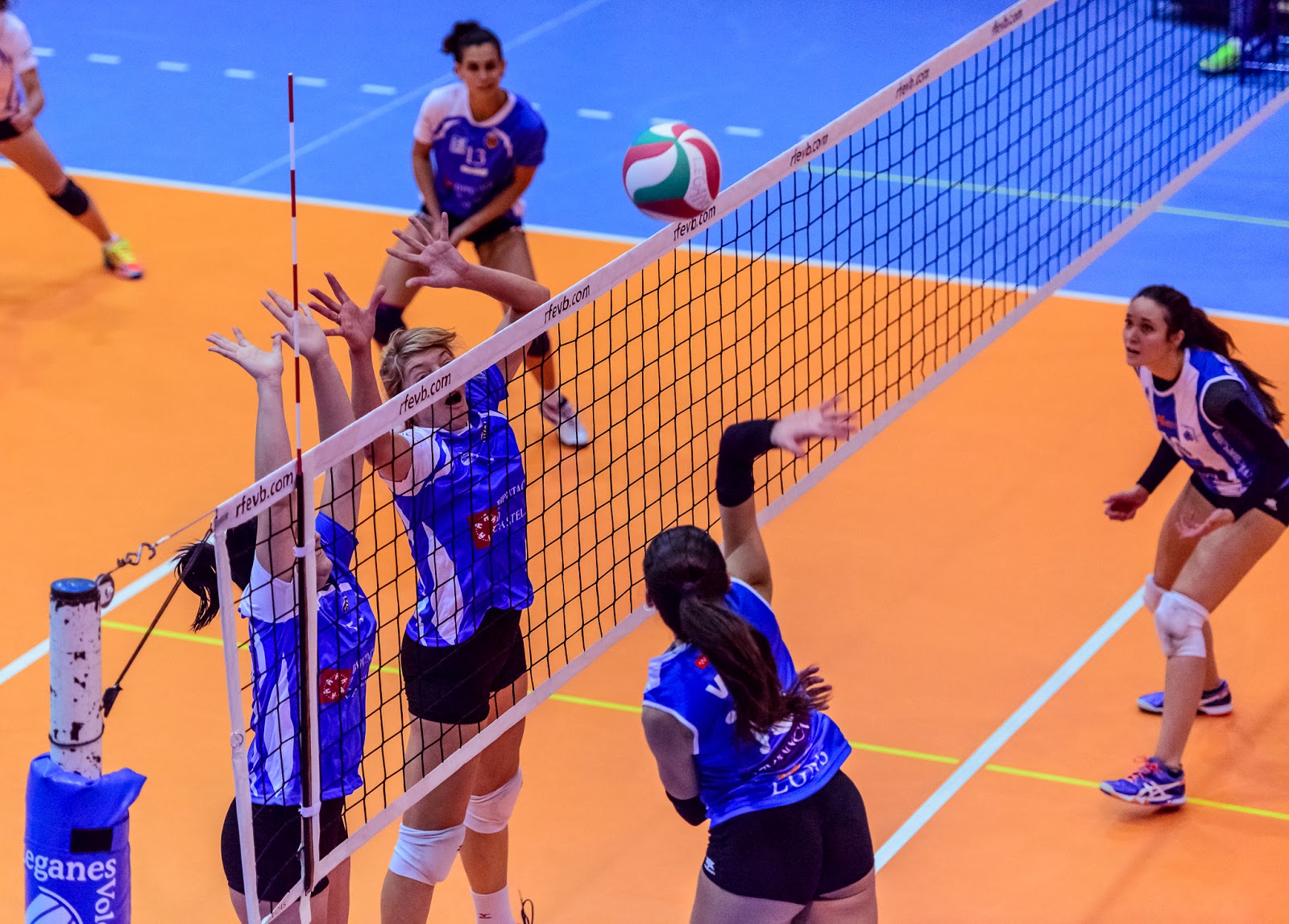 Victoria del Club Voleibol Leganés femenino de Superliga 2 en Murcia