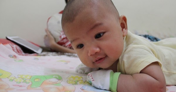 Panduan Melatih Bayi agar Cepat Bisa Tengkurap - Tips Kesehatan Ibu dan