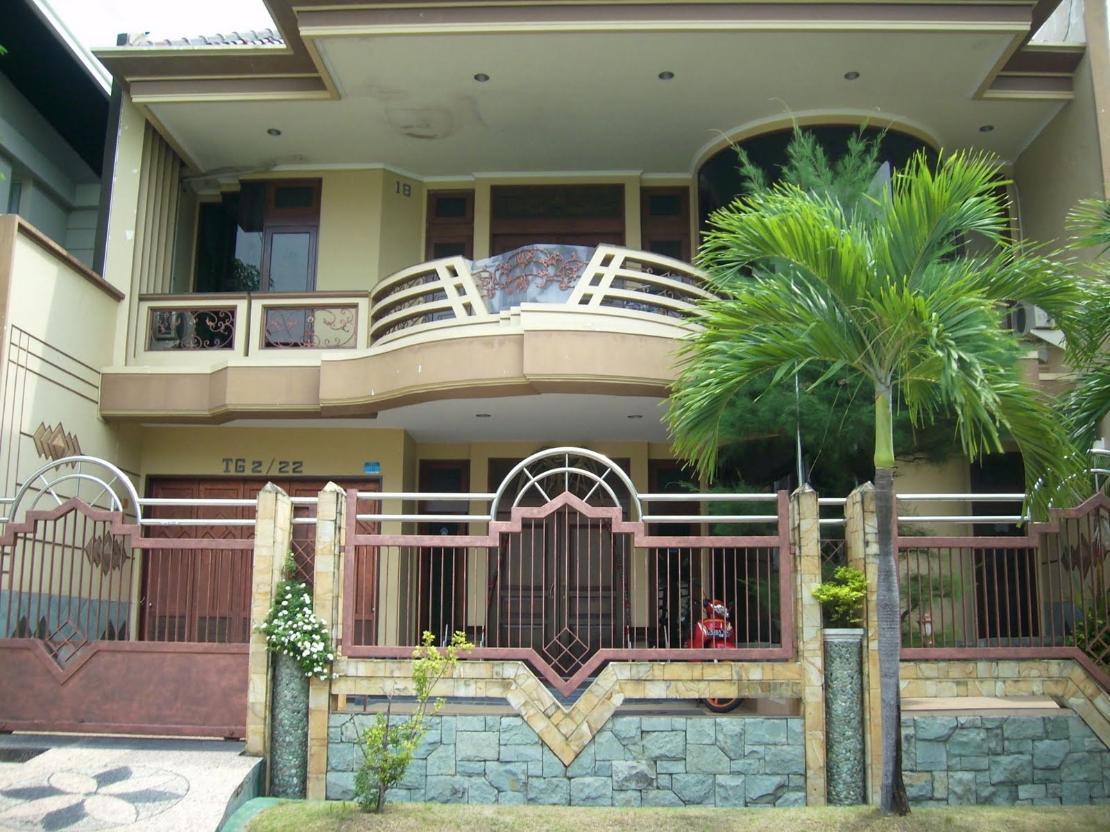 JUAL BELI SEWA PROPERTI Dijual rumah  Perumahan Araya. Galaxi Bumi