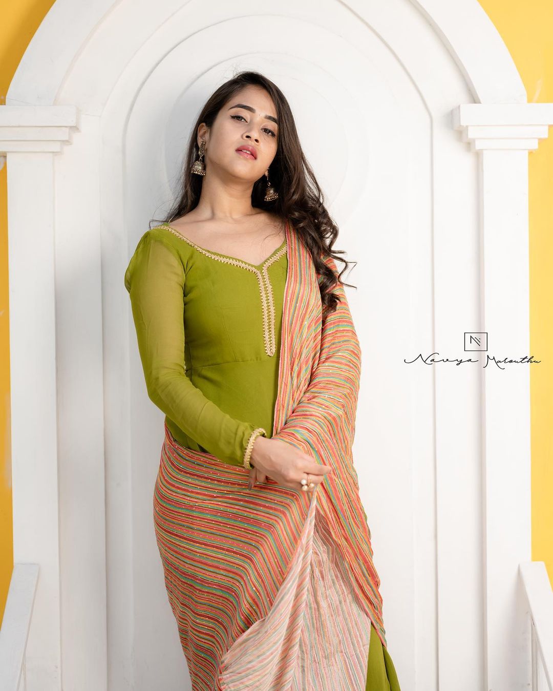 Deepthi Sunaina Pics In Green Long Frock Photos ✔️ Navel Queens Deepthi Sunaina Pics In Green Long Frock Photos ✔️ Navel Queens