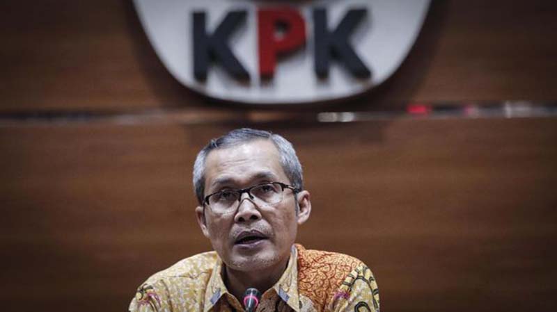 Komisioner KPU Keciduk OTT Bareng Politisi? Komisioner KPU Keciduk OTT Bareng Politisi?