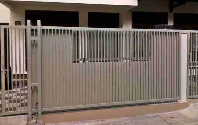 Desain Pagar Besi Hollow Galvanis Sederhana tapi Mewah