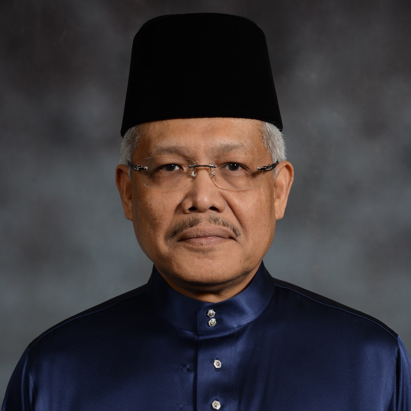 Home Minister Hamzah Zainudin 3rd Minister to Test Positive for Covid 