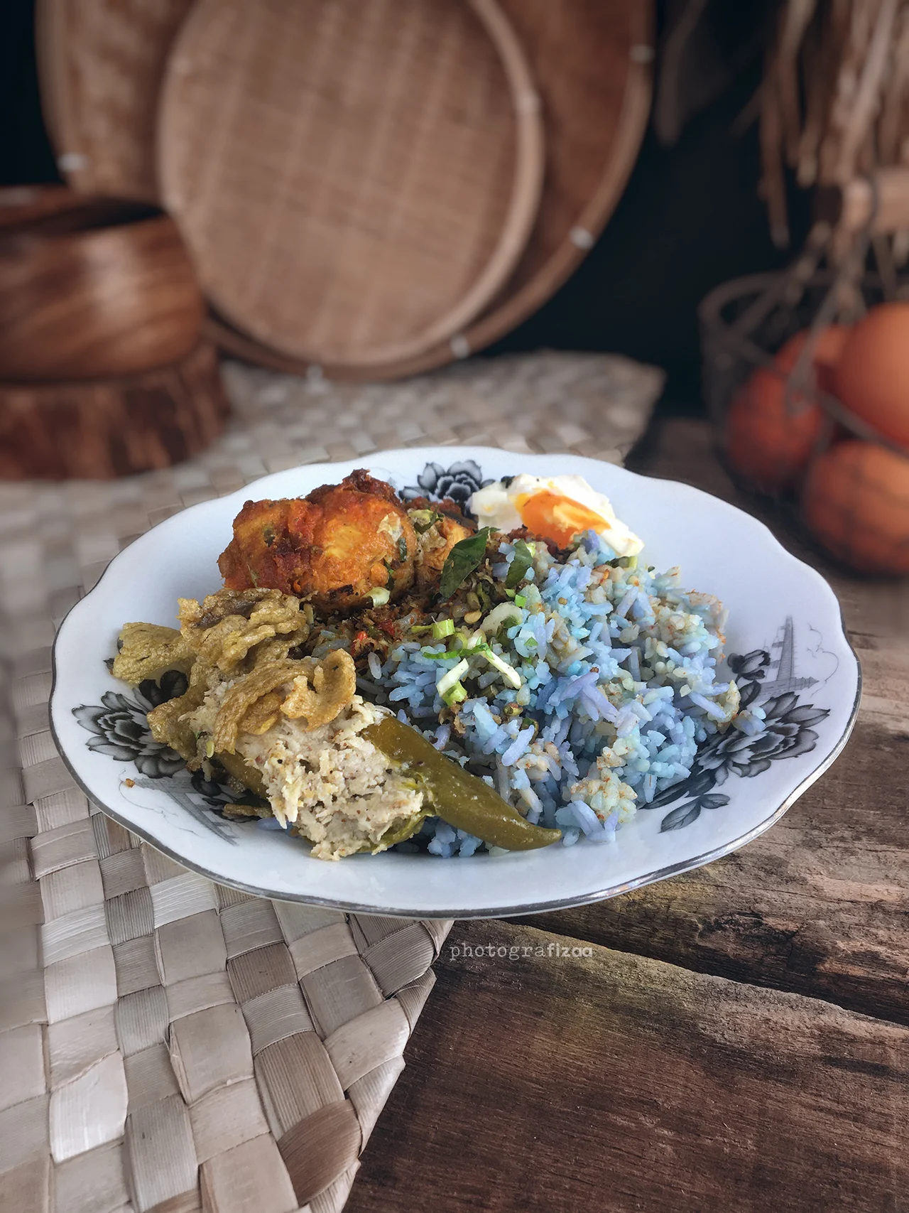 Nasi Kerabu Ayam Goreng