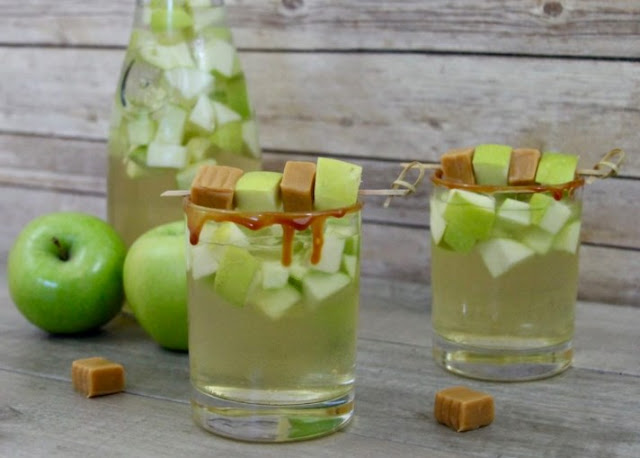 Caramel Apple Sangria #drinks #alcohol