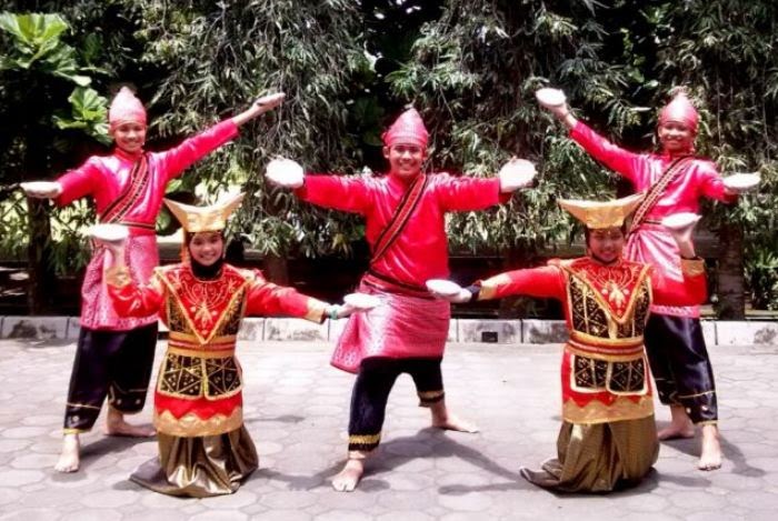 22 Tari Tradisional Sumatera Barat Beserta Gambar Dan Asal Daerahnya Pintarsiana Com Rujukan Tempat Belajar Para Pelajar