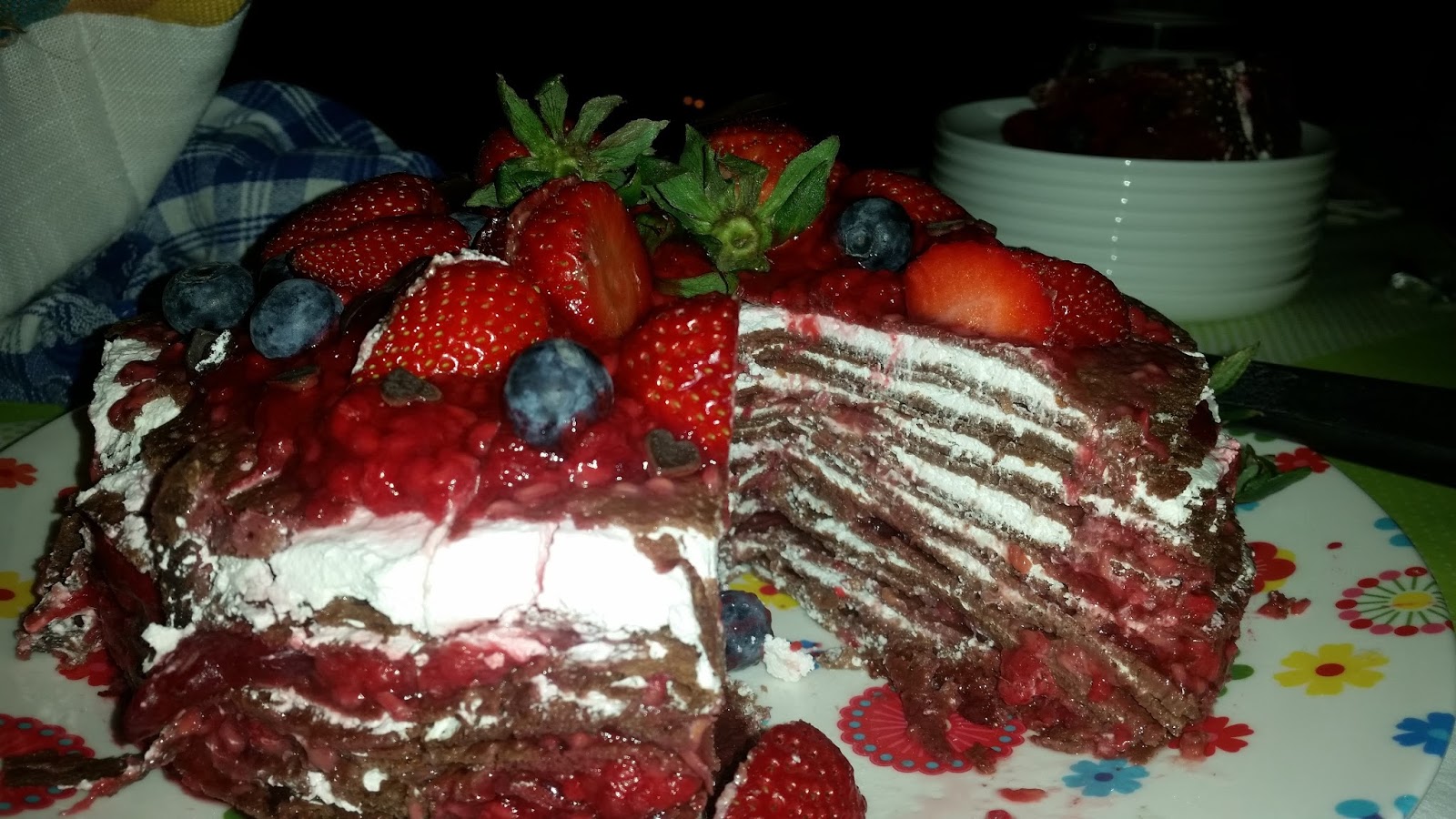 Backideen gegen Langeweile Mille Crepes Torte mit HimbeerSahneFüllung