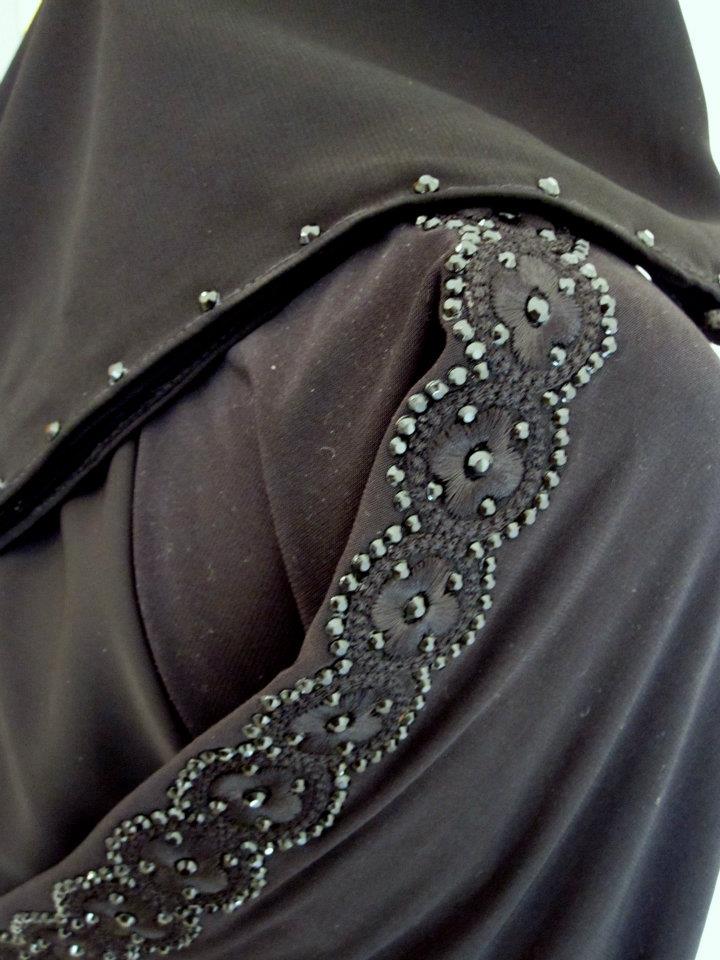 Muslim girls fashion: Umbrella cut abaya's
