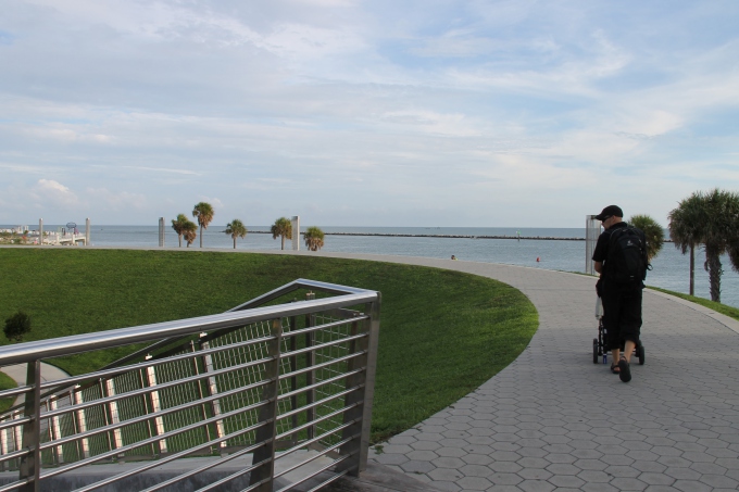 Kaunis Miami Beach ja South Pointin kävelyreitti Kokemuksia Miami Beachin hotelleista ja majoituksista lasten kanssa sekä leikkipaikoista / Mercury Hotel Miami South Pointe