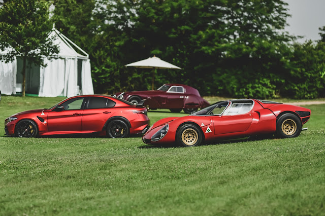 Museo Storico Alfa Romeo in Arese zusammen mit der
Alfa Romeo Giulia GTAm