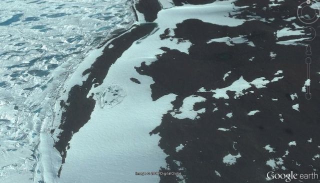 Ruins found in Antarctica on Google Earth See For Yourself Ancient%2BRuins%2Bfound%2Bin%2BAntarctica%2Bon%2BGoogle%2BEarth%2B%25284%2529