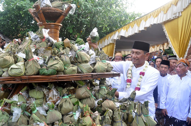 2 Makanan Jadul Ini Jadi Rebutan Saat Maulid Nabi Muhammad ~ omonganem