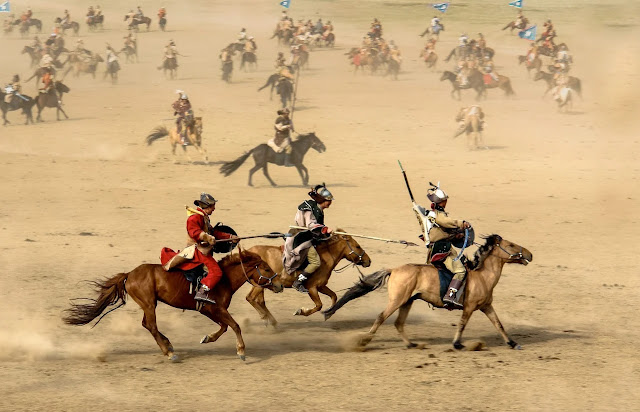 दुसऱ्यांकडुन मान-संम्मान पाहीजे असल्यास,दुसऱ्यांना मान-संम्मान देण्यास आपल्याला शिकायला लागेल