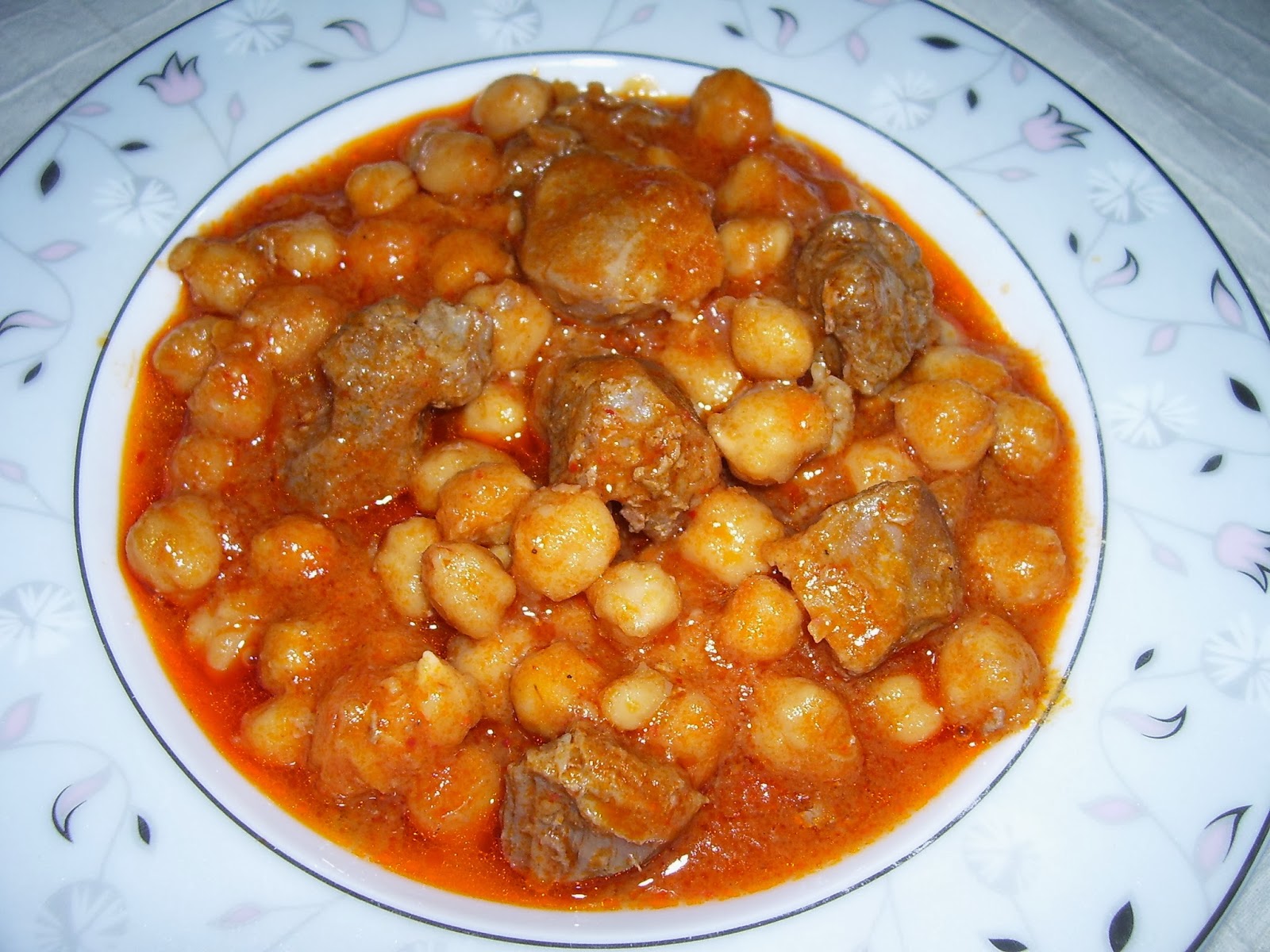 Terbiyeli sulu köfte Etli nohut yemeği