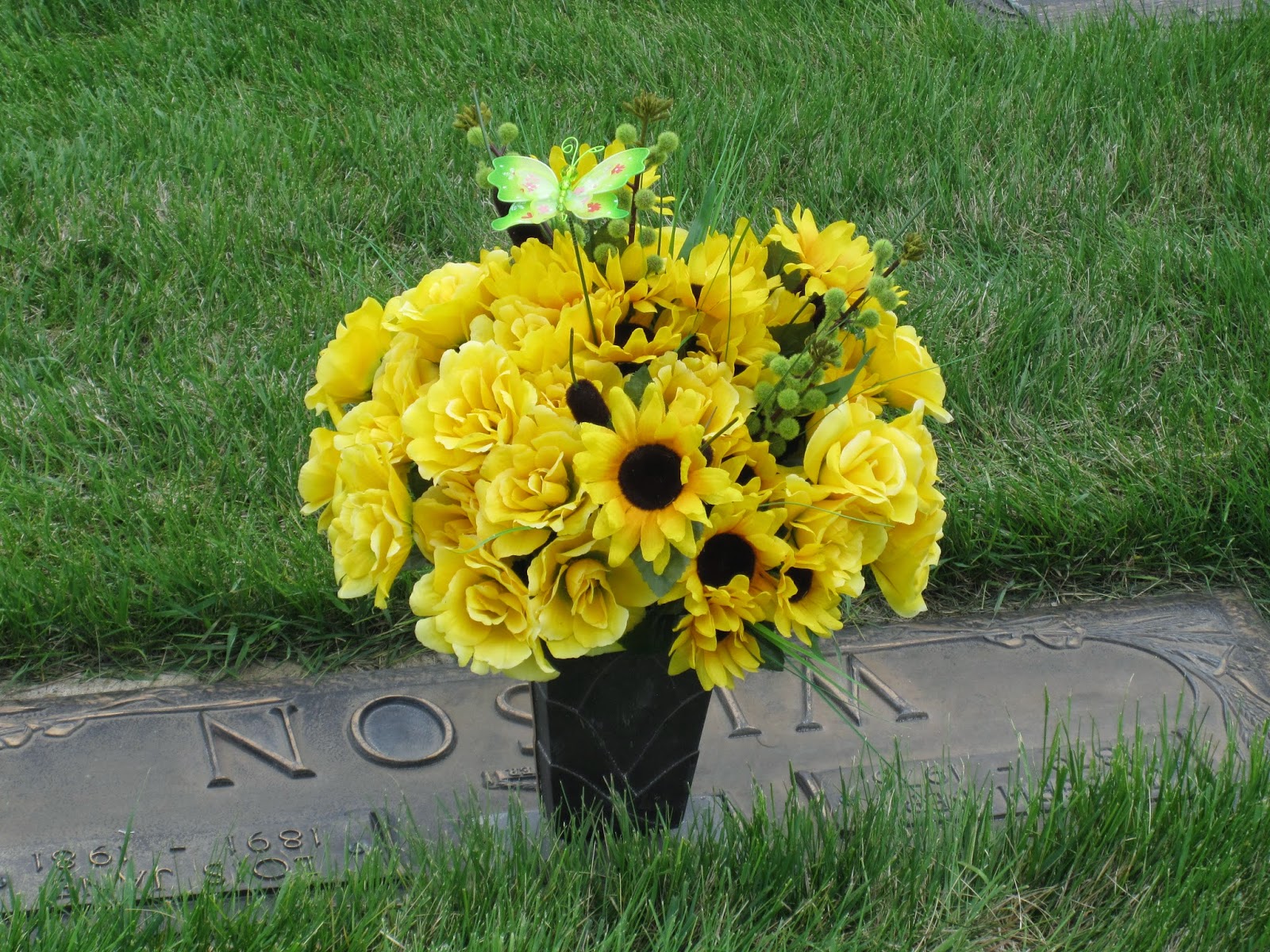 Flowers On The Roof How to Make an Artificial Silk Flower Arrangement for Graveside Vase Insert