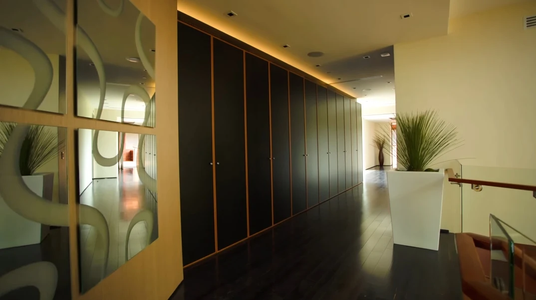 46 Interior Photos vs. 9909 Beverly Grove Dr, Beverly Hills CA Ultra Luxury Modern Mansion Tour