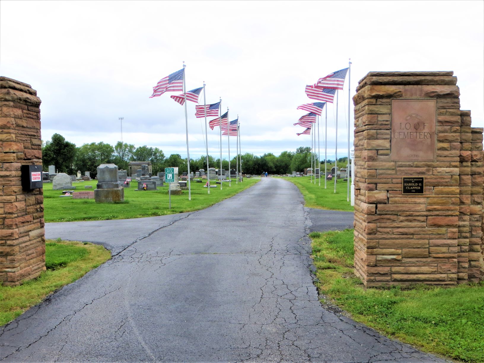 Travel Bug Shelbina, Missouri Walk and a Major Priceline Hotel SNAFU