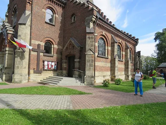 Kościół Najświętszej Maryi Panny Wniebowziętej w Bruśniku kosciol