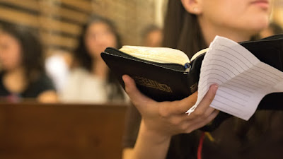 Alkitab Mengubah Kehidupan Orang-Orang Muda di Yordania Satu-Persatu 