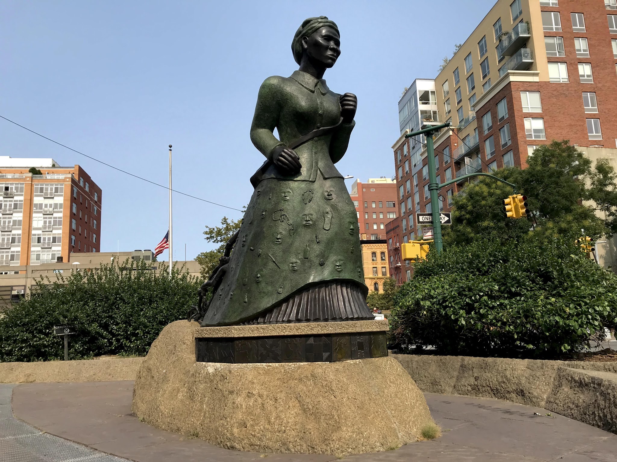 H A R L E M + B E S P O K E MONUMENTS BLACK SCULPTURE IN HARLEM