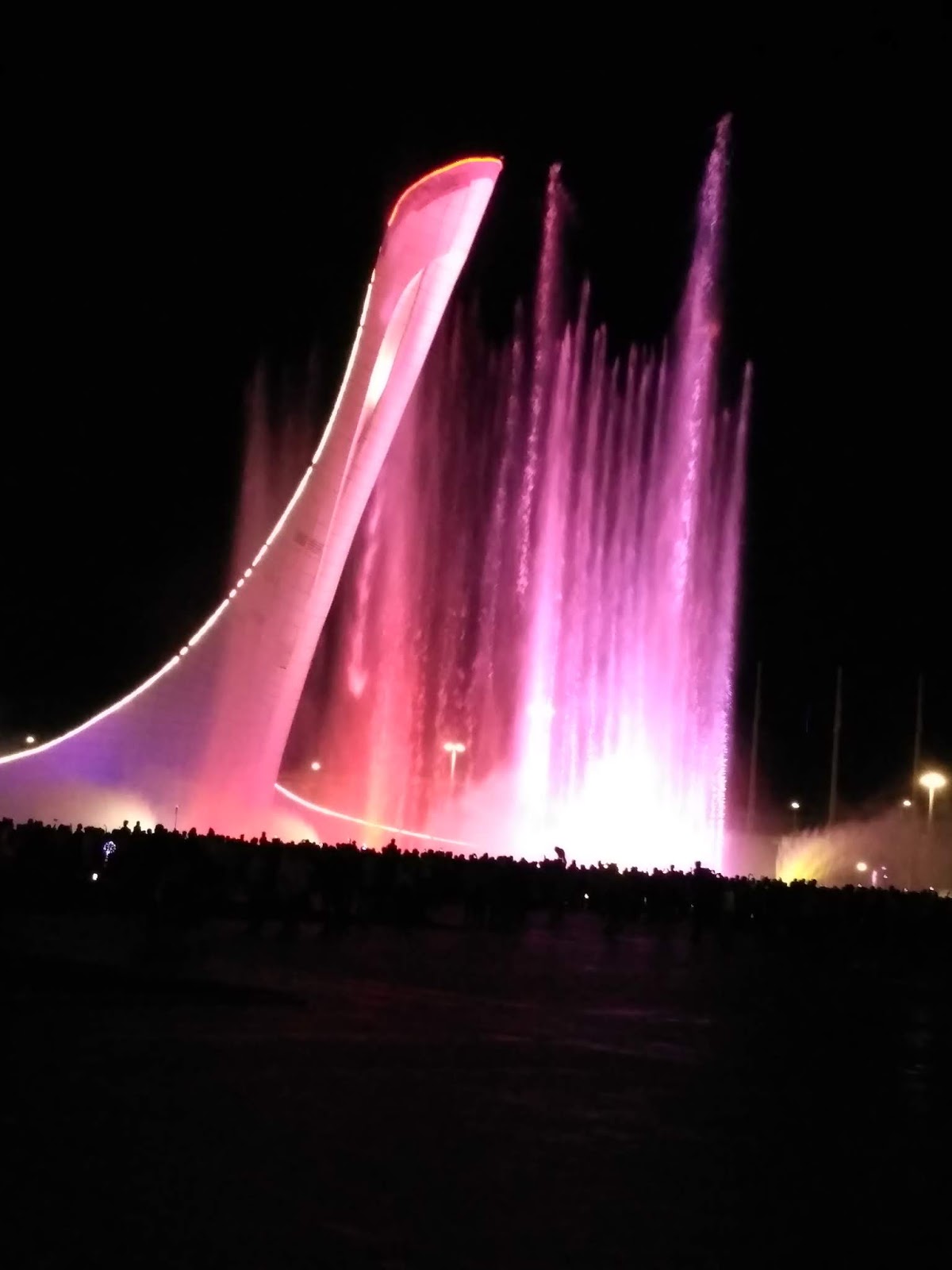 Шоу фонтанов в олимпийском парке Шоу фонтанов в олимпийском парке