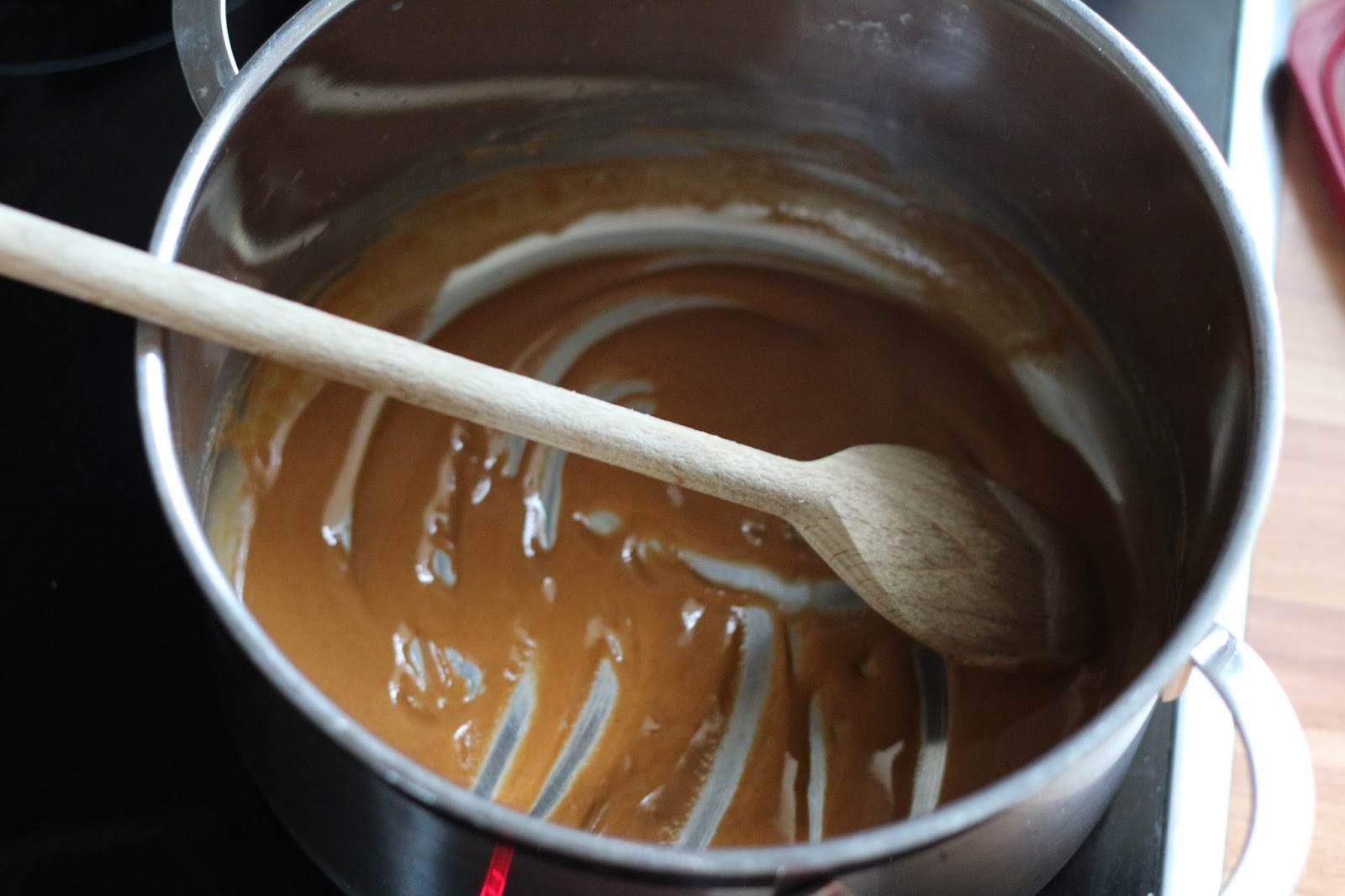 Zubereitung einer dunklen Roux (Mehlschwitze) | Arthurs Tochter Kocht by Astrid Paul Zubereitung einer dunklen Roux (Mehlschwitze) | Arthurs Tochter Kocht by Astrid Paul