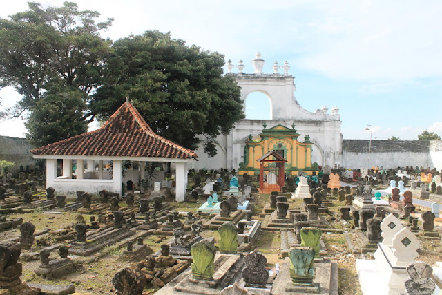 Asta Tinggi Sumenep (Madura)