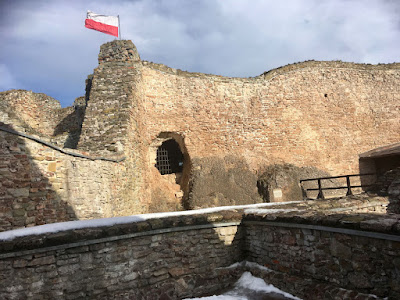 Mury obronne zamek Czorsztyn