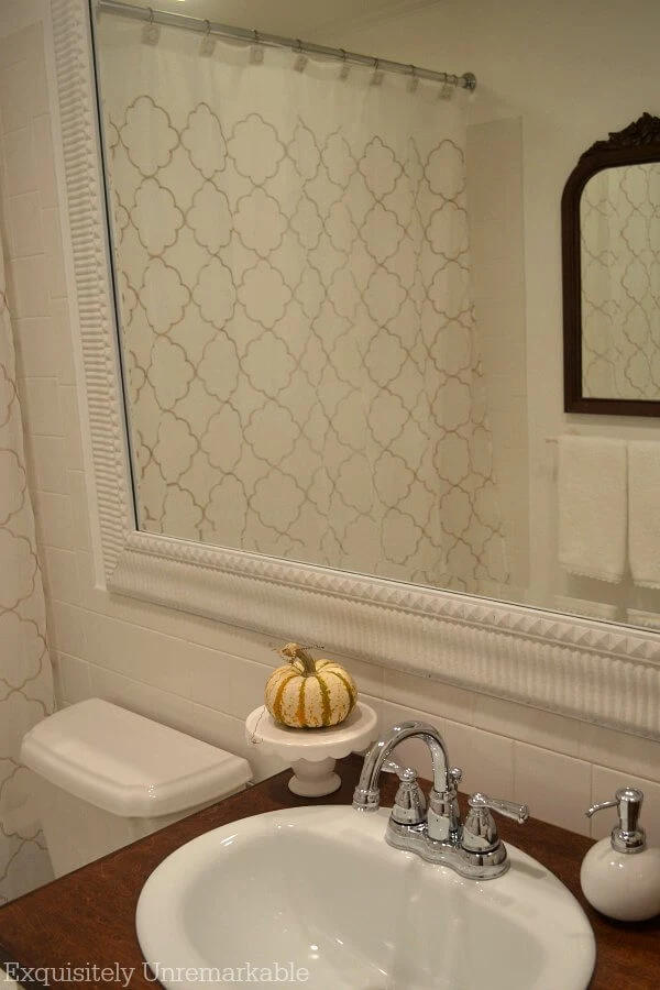 Fall Bathroom Farmhouse Decor