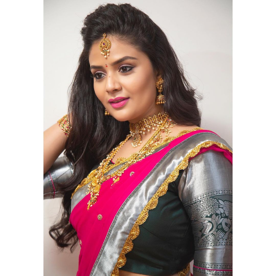 Actress-Sreemukhi-Photos%2B5.jpg