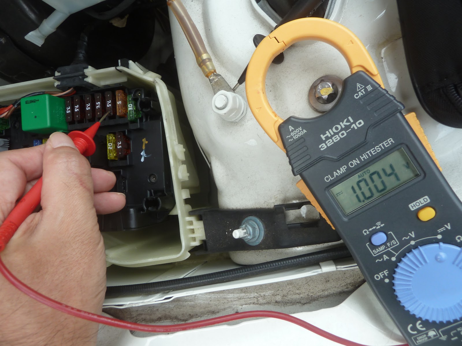 W204からホントの常時電源を取り出す M9 Diy