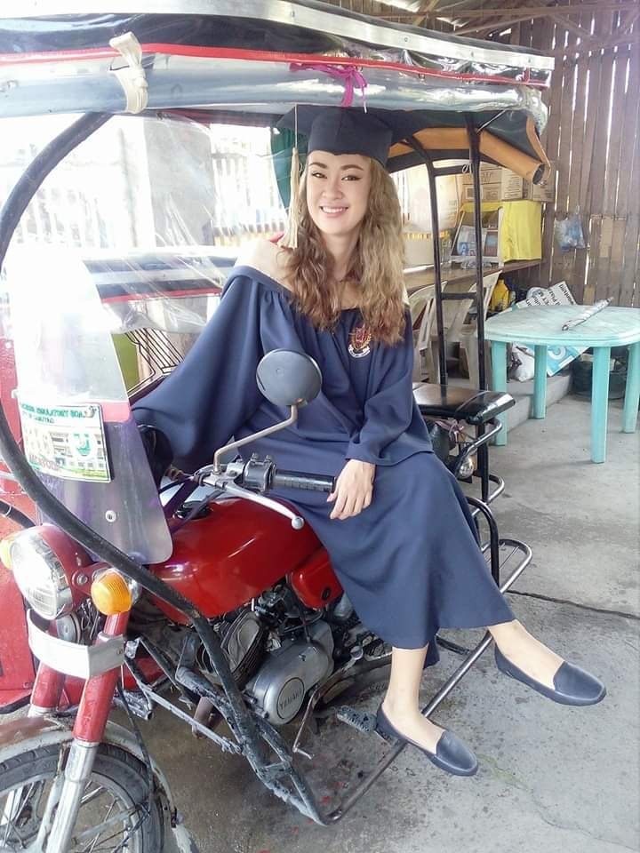 Proud tricycle driver's daughter hit back Buknoy Glamurr who belittled