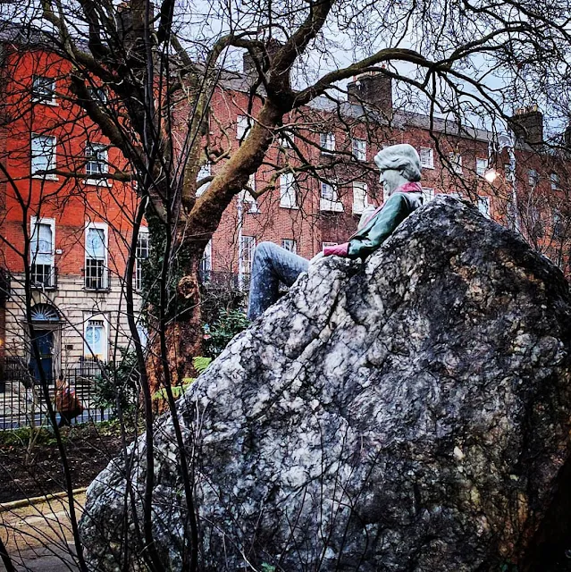 Dublin in a day: Oscar Wilde Statue in Merrion Square