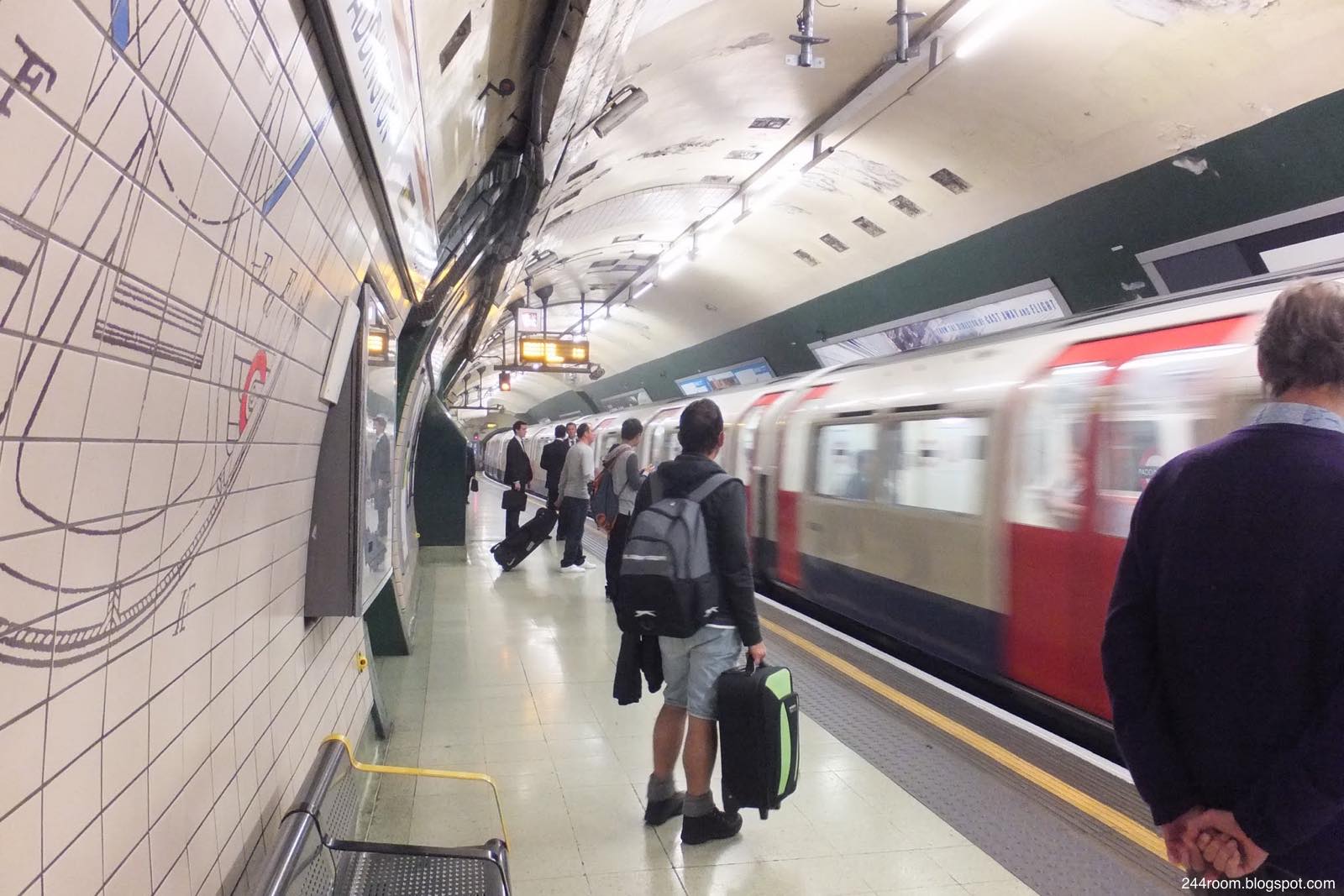 london-tube ロンドン地下鉄