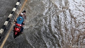 DKI Dikepung Banjir, Pengusaha: Rugi Ditaksir Capai Triliunan Rupiah