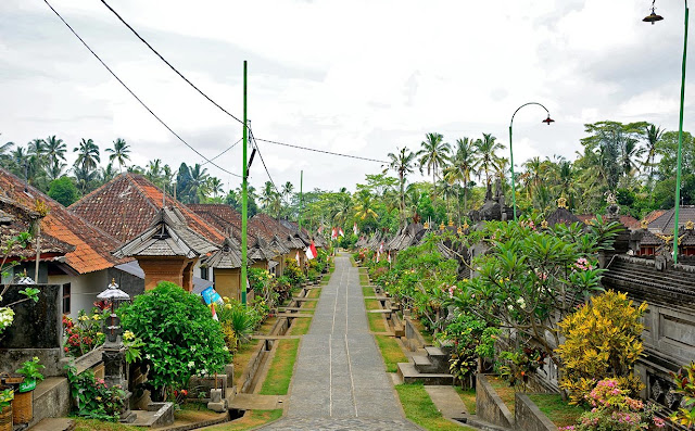 Penglipuran Village walk